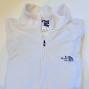 Womens’ half zip North Face pullover.
